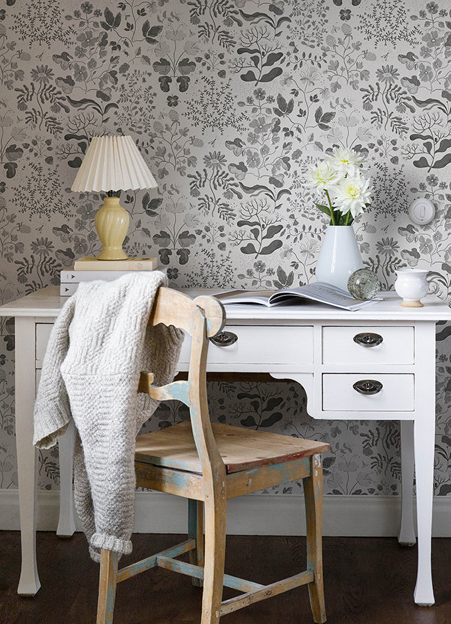 Groh Scandinavian Floral Wallpaper